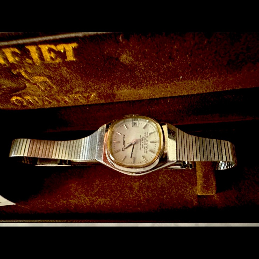 Quarts Time Jet Watch